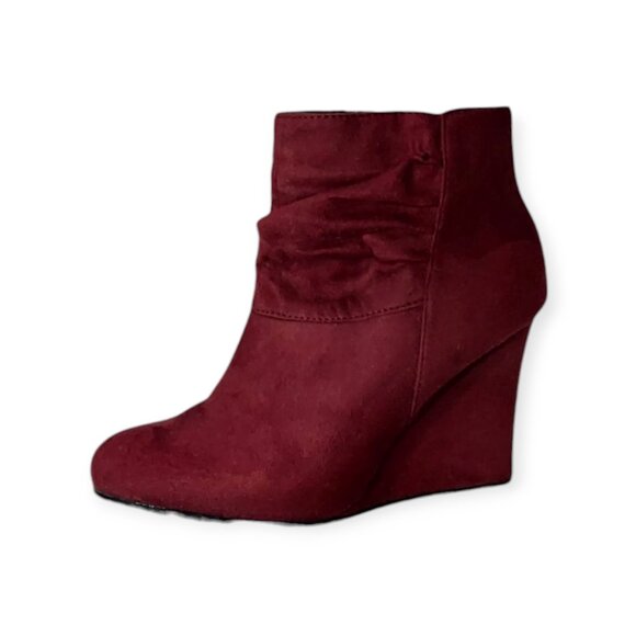 Rue 21 Burgundy Faux Suede Side Zipped Ankle Heeled Wedges Booties Size 8.5 - Picture 2 of 7